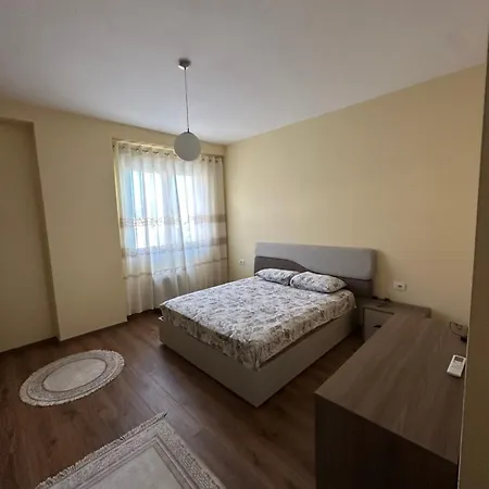 Apartament Elton Gjana Patza-Kuqani