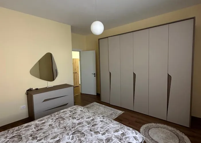 Elton Gjana Apartament